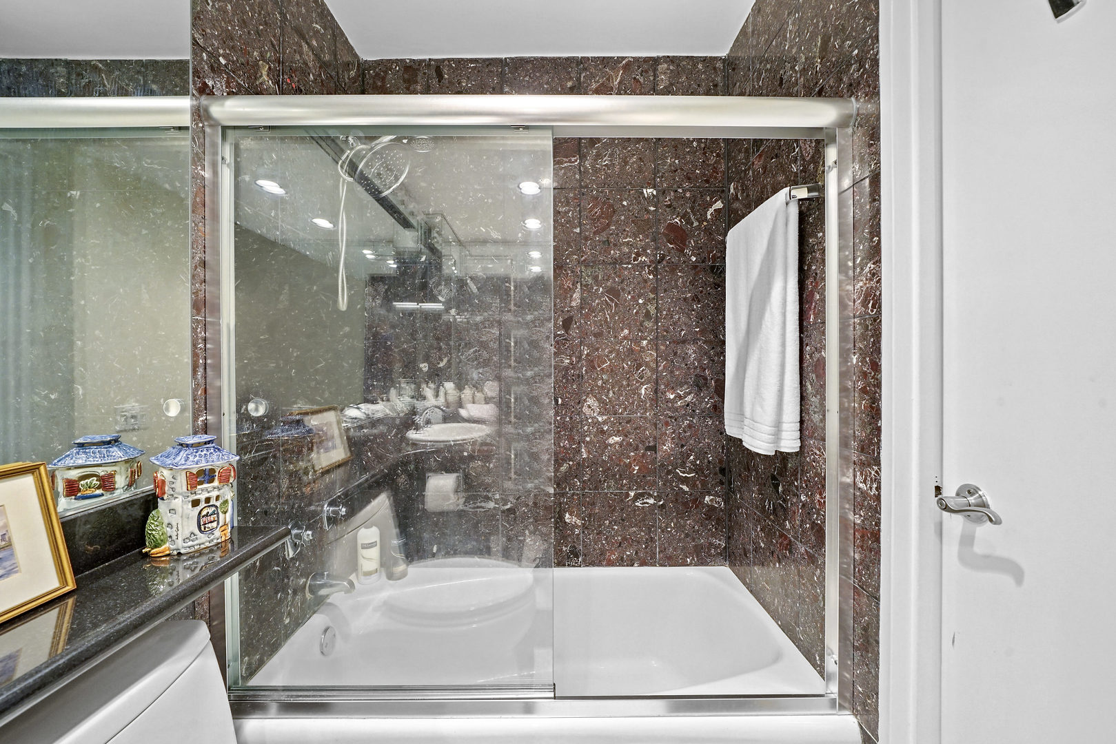 260 East Chestnut Street, Unit 3405 Chicago, IL 60611 - Photo 16 of 22