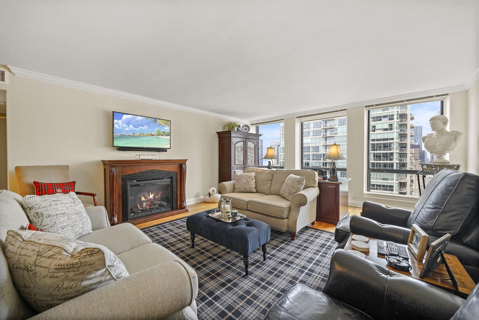 260 East Chestnut Street, Unit 3405 Chicago, IL 60611 - Photo 8 of 22