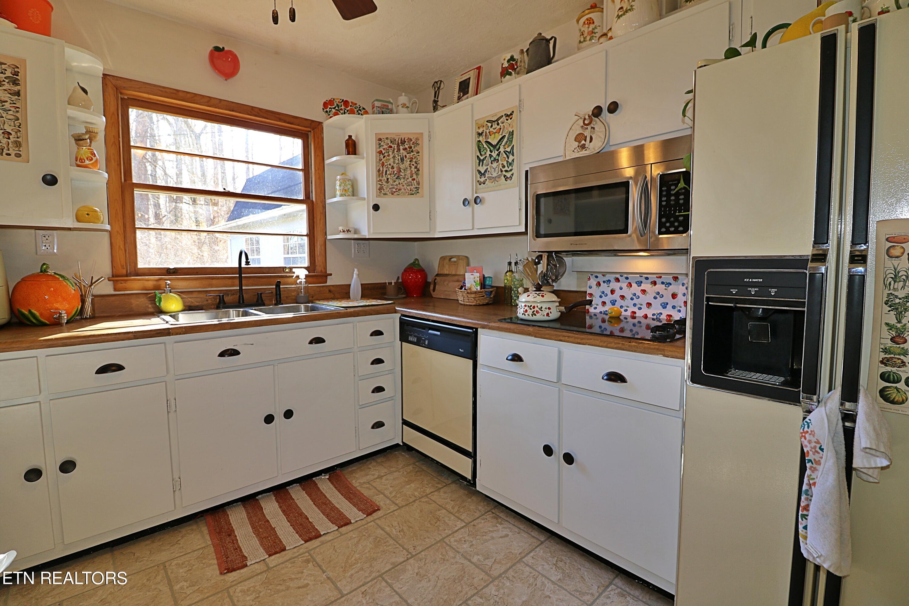 8237 Collier Road Powell, TN 37849 - Photo 12 of 47 094A5742