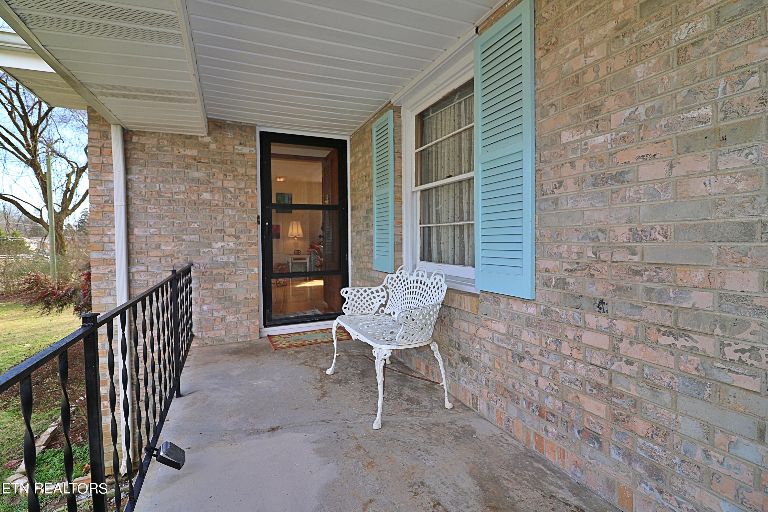 8237 Collier Road Powell, TN 37849 - Photo 2 of 47 094A5774