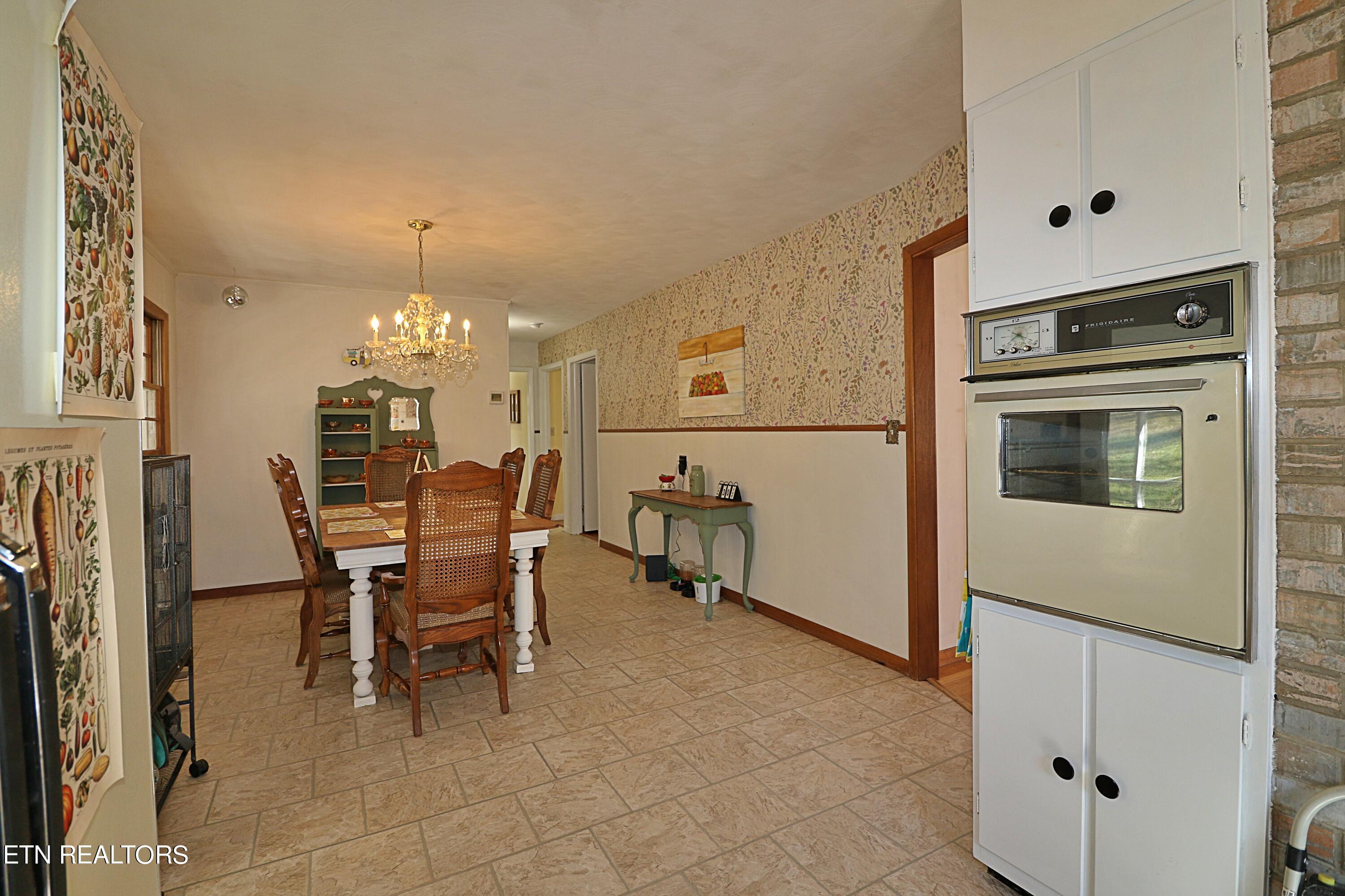 8237 Collier Road Powell, TN 37849 - Photo 21 of 47 094A5744