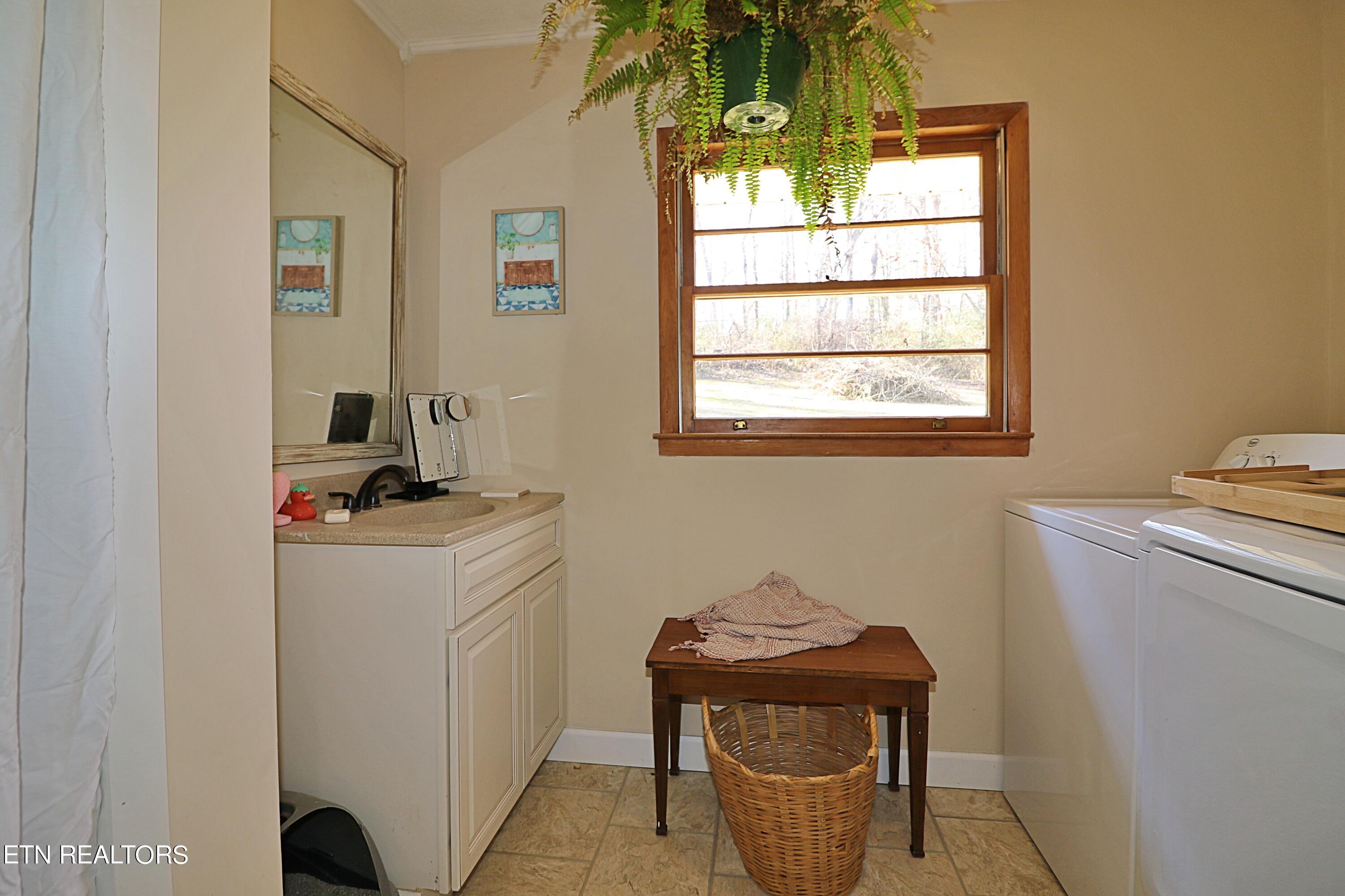 8237 Collier Road Powell, TN 37849 - Photo 29 of 47 094A5758