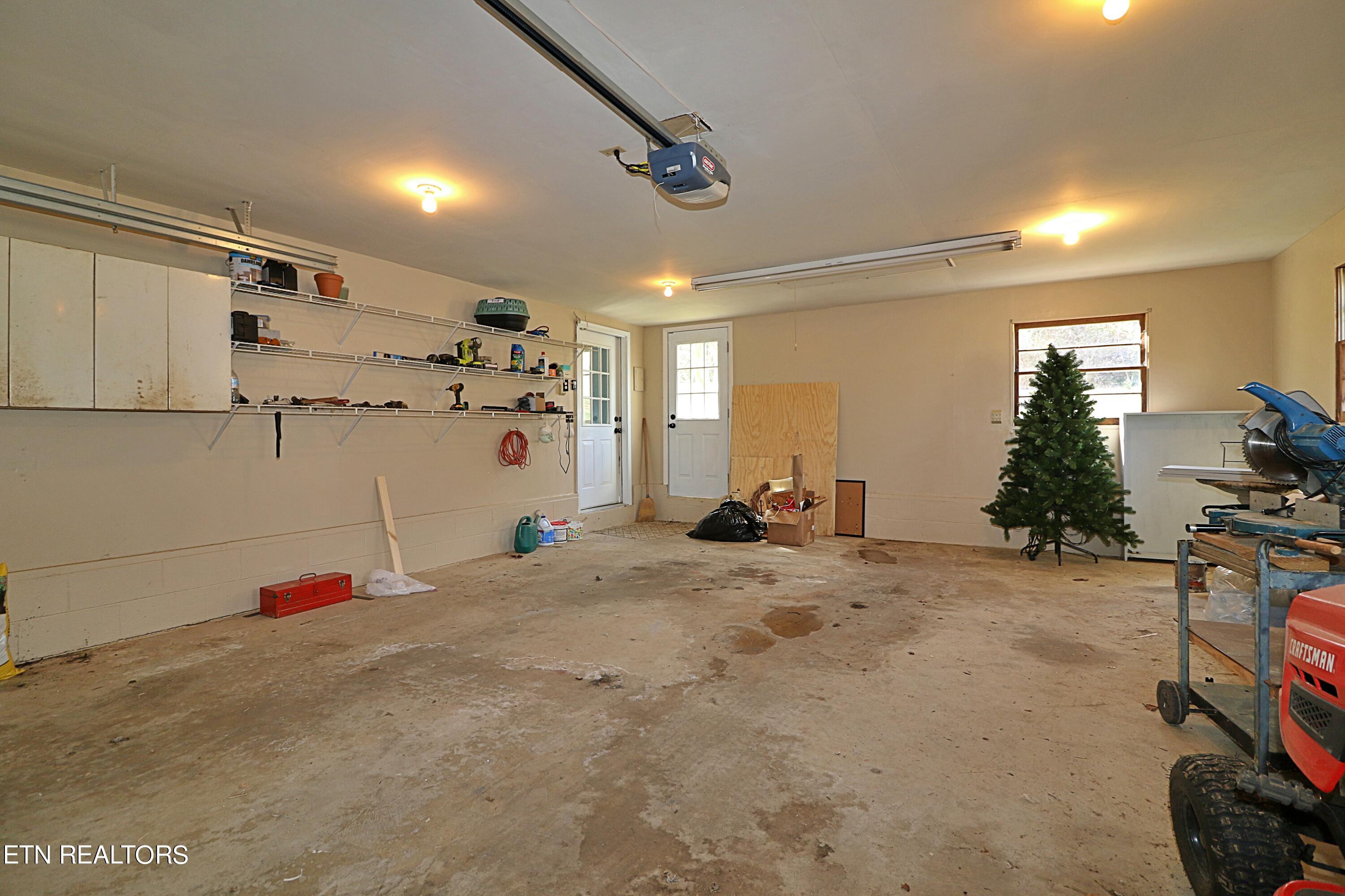 8237 Collier Road Powell, TN 37849 - Photo 37 of 47 094A5767