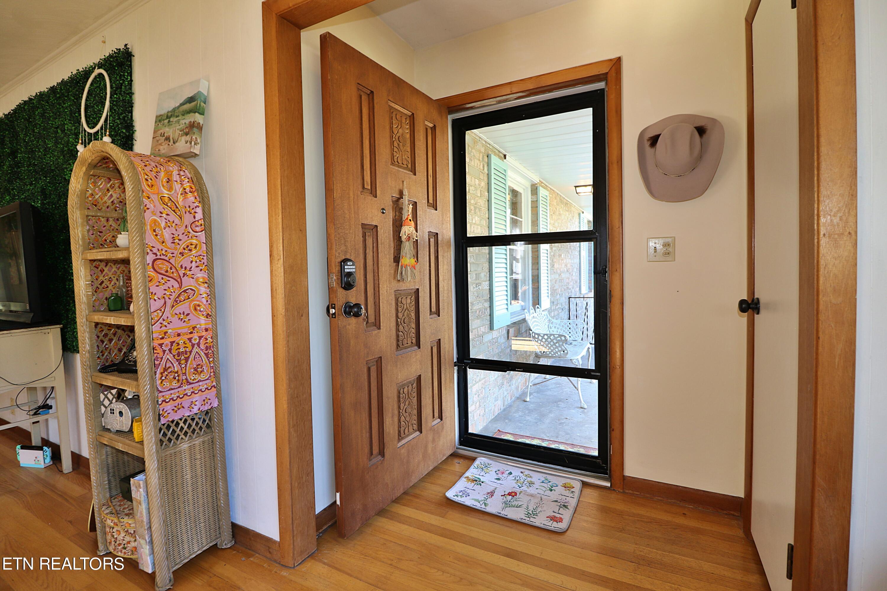 8237 Collier Road Powell, TN 37849 - Photo 4 of 47 094A5733