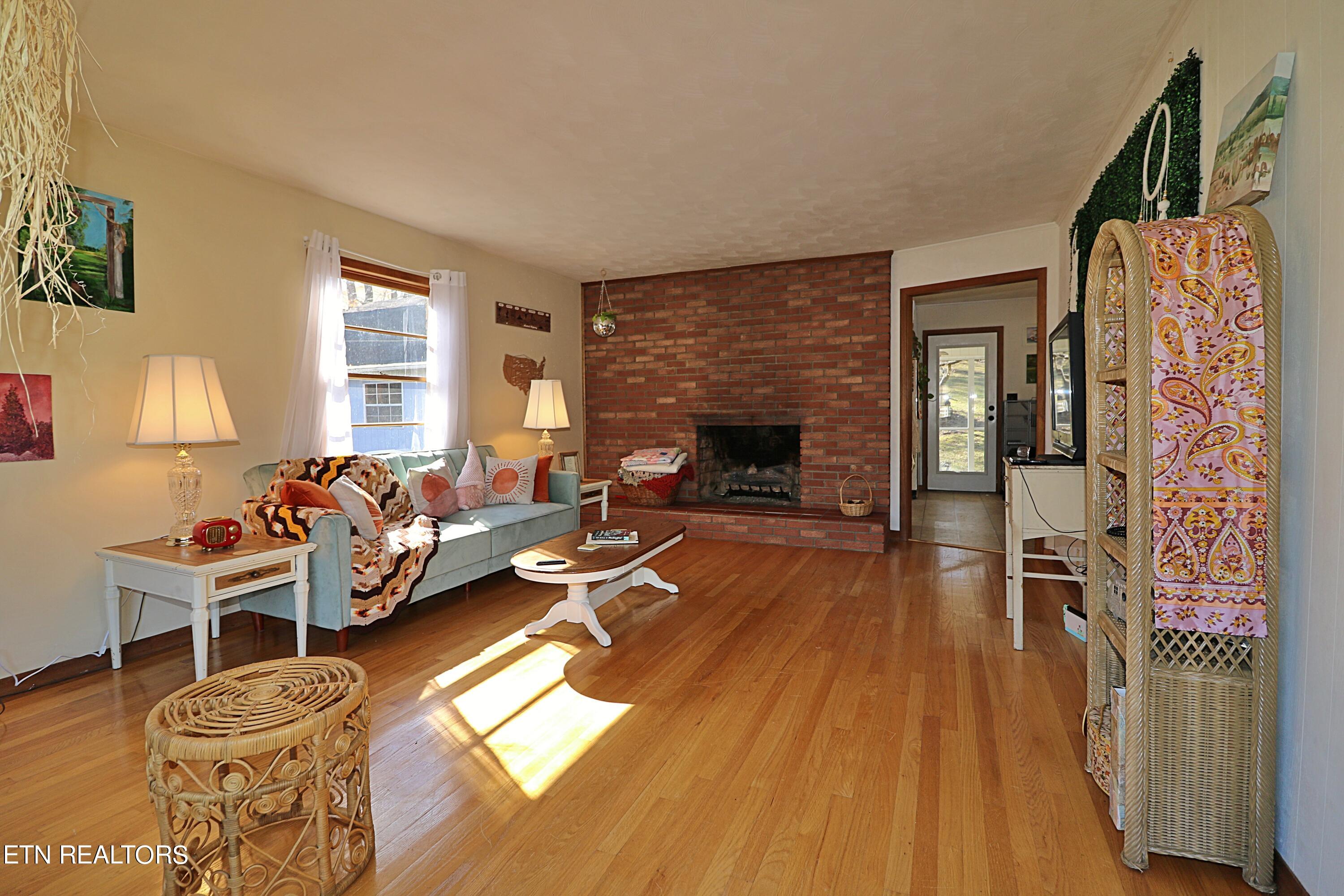 8237 Collier Road Powell, TN 37849 - Photo 5 of 47 094A5734