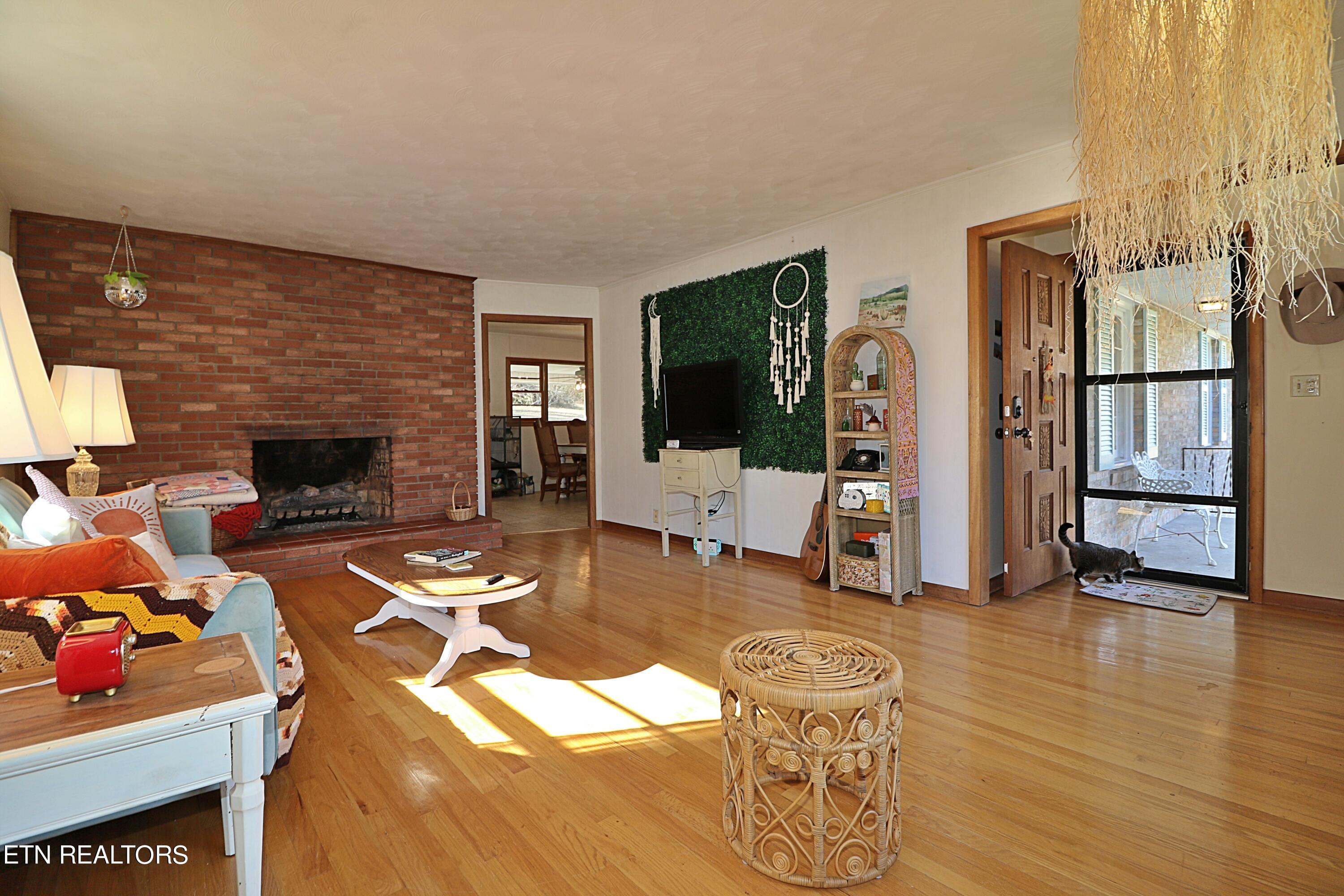 8237 Collier Road Powell, TN 37849 - Photo 6 of 47 094A5735