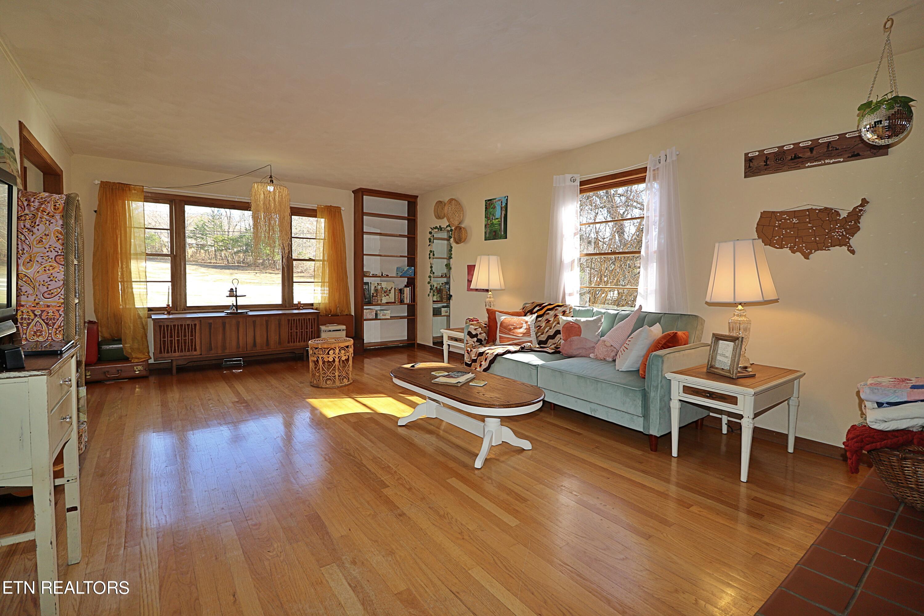 8237 Collier Road Powell, TN 37849 - Photo 7 of 47 094A5737