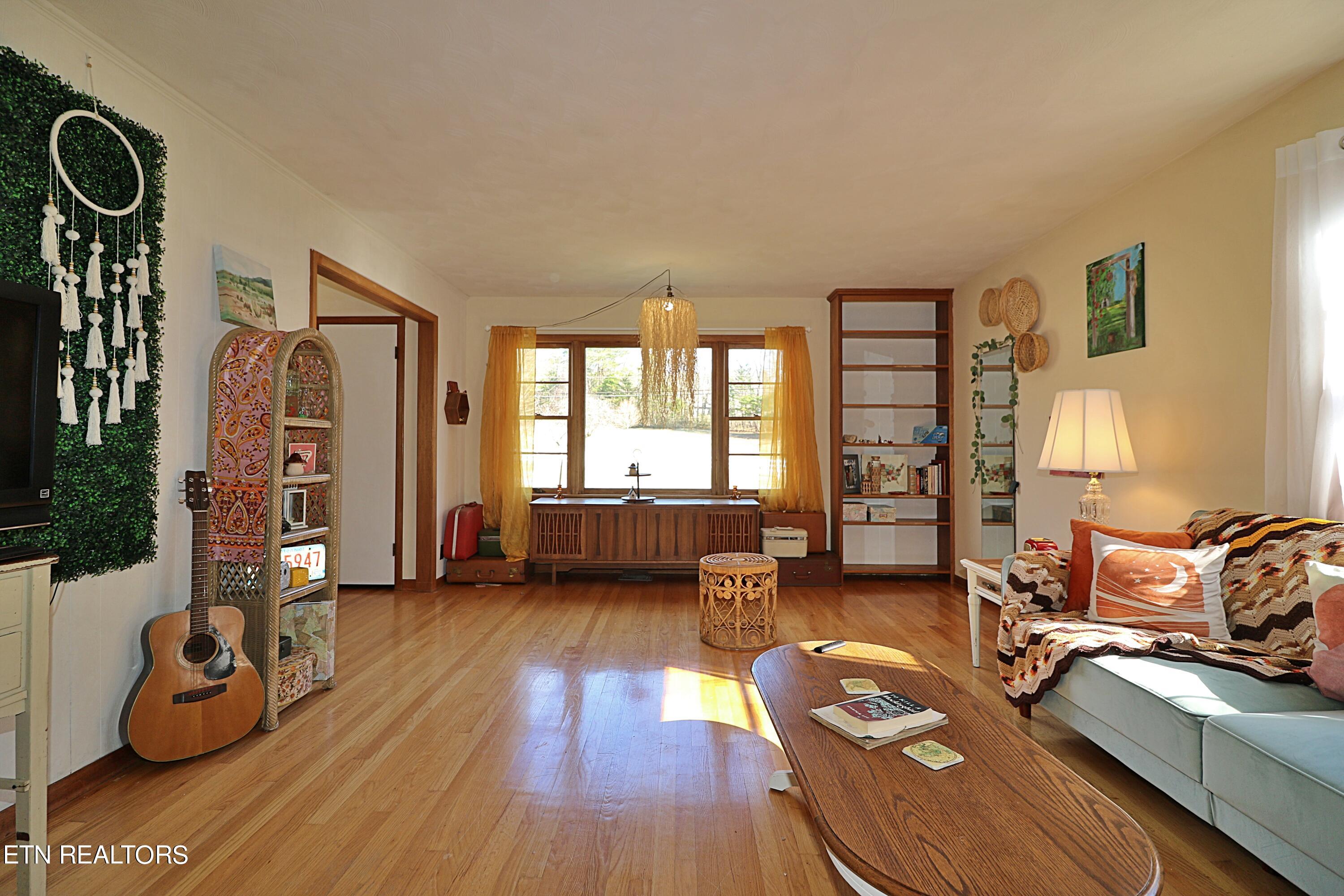 8237 Collier Road Powell, TN 37849 - Photo 8 of 47 094A5738