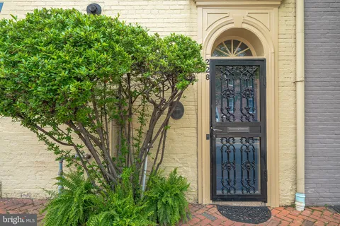 $1,249,000 | 228 South Alfred Street, Alexandria, VA 22314