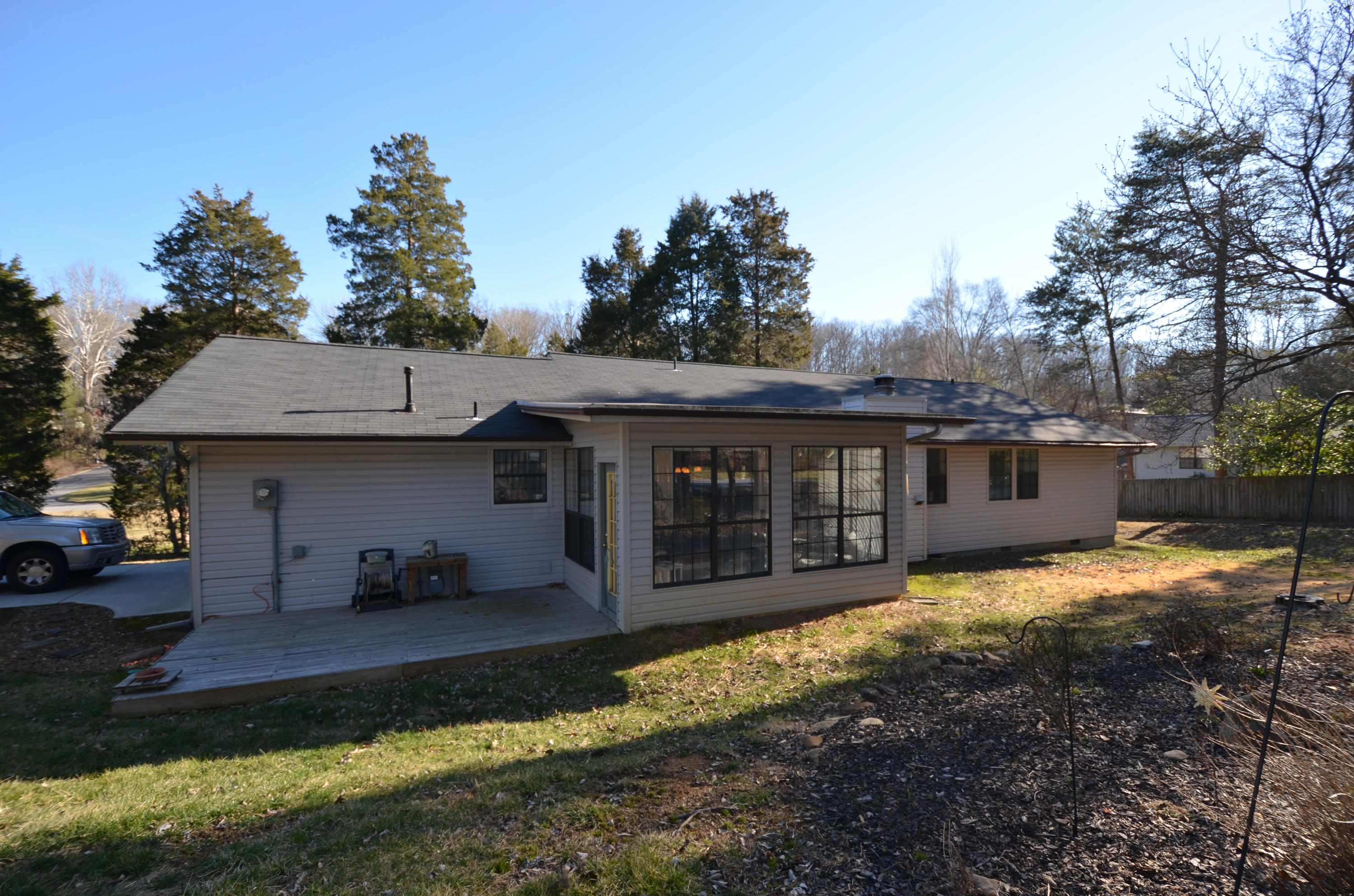 103 Hartford Place Oak Ridge, TN 37830 - Photo 3 of 15 DSC_0134