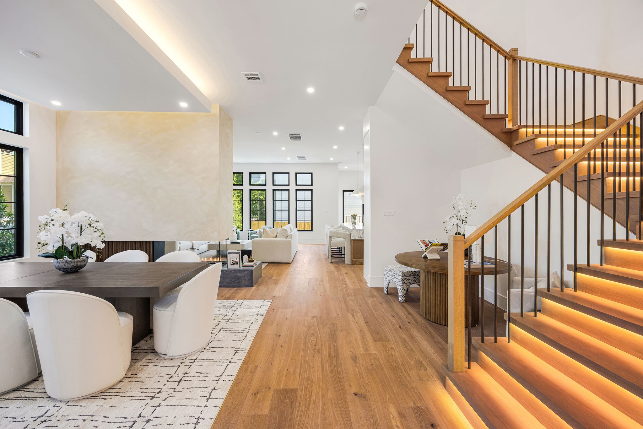 614 Ridge Street Houston, TX 77009 - Photo 5 of 38 Gallery Image 5