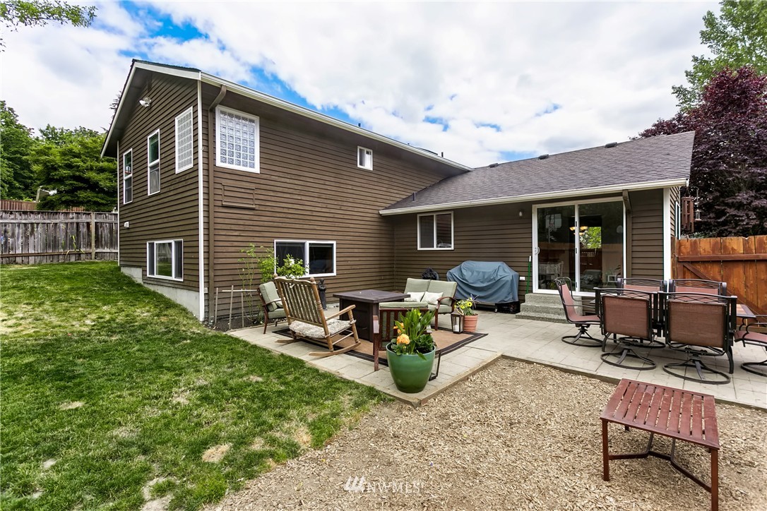 1233 222nd Place Southwest Bothell, WA 98021 - Photo 2 of 21