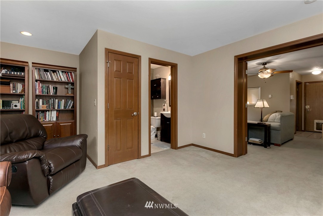 1233 222nd Place Southwest Bothell, WA 98021 - Photo 12 of 21