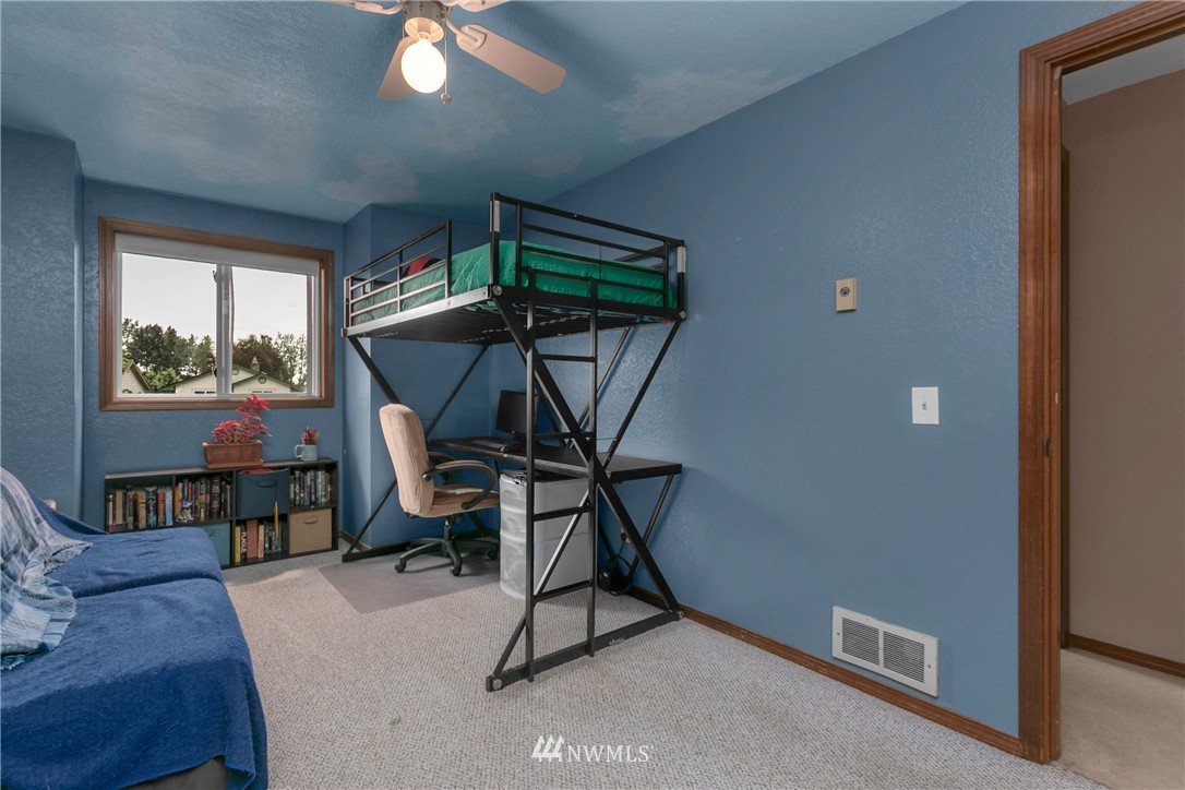 1233 222nd Place Southwest Bothell, WA 98021 - Photo 18 of 21