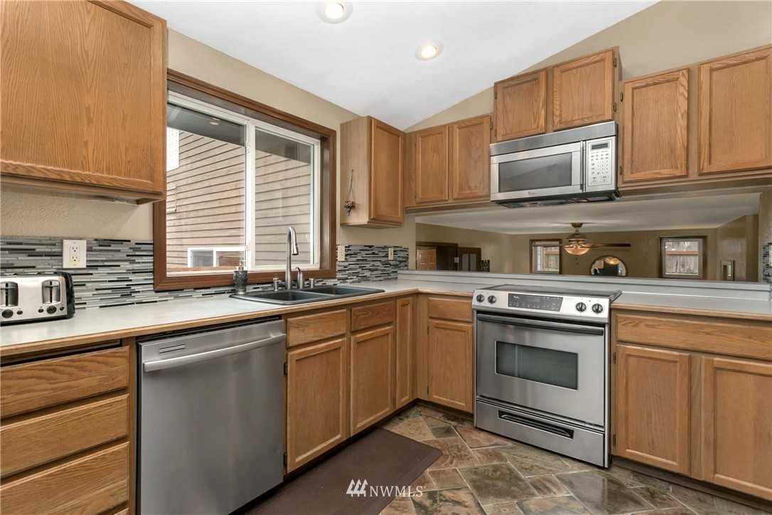 1233 222nd Place Southwest Bothell, WA 98021 - Photo 5 of 21