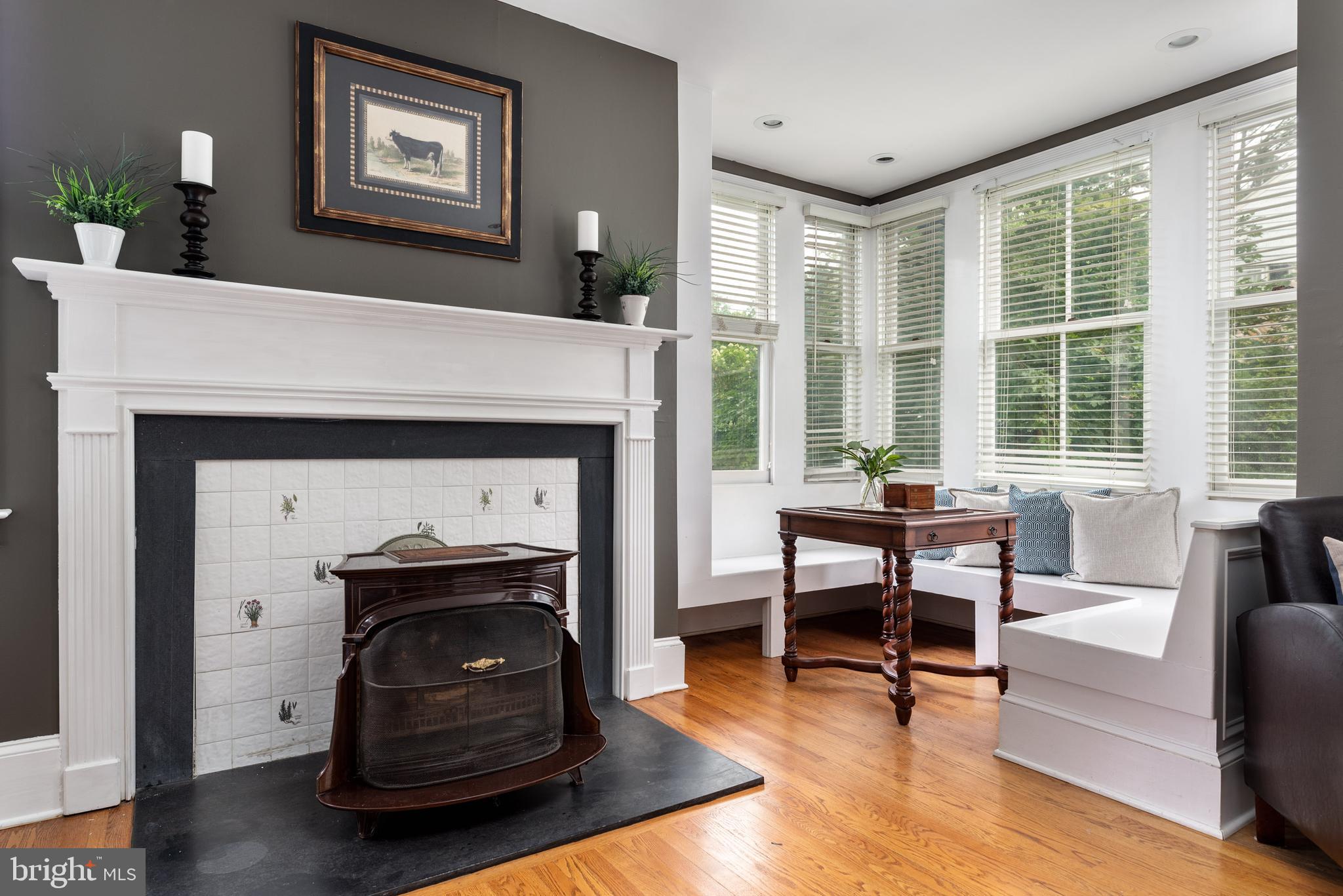 938 Summit Road Narberth, PA 19072 - Photo 20 of 60 Family Room with Window seat
