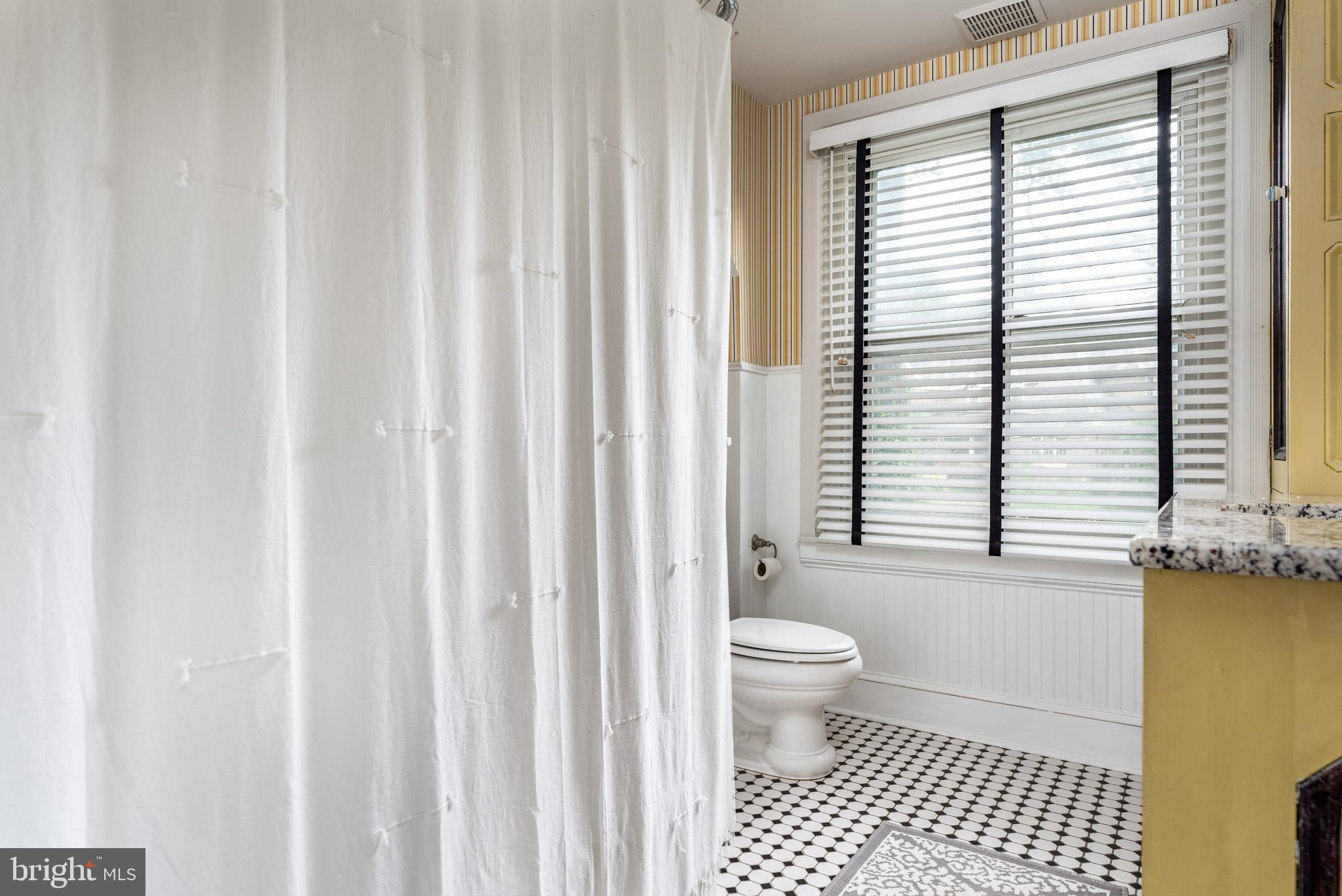 938 Summit Road Narberth, PA 19072 - Photo 30 of 60 Hall bath with Tub/Shower Combo