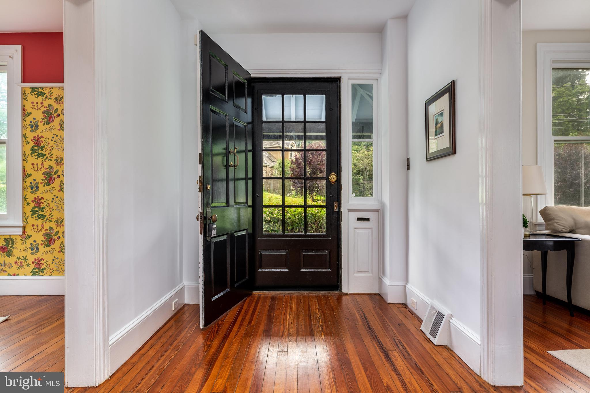 938 Summit Road Narberth, PA 19072 - Photo 8 of 60 Front Door Foyer