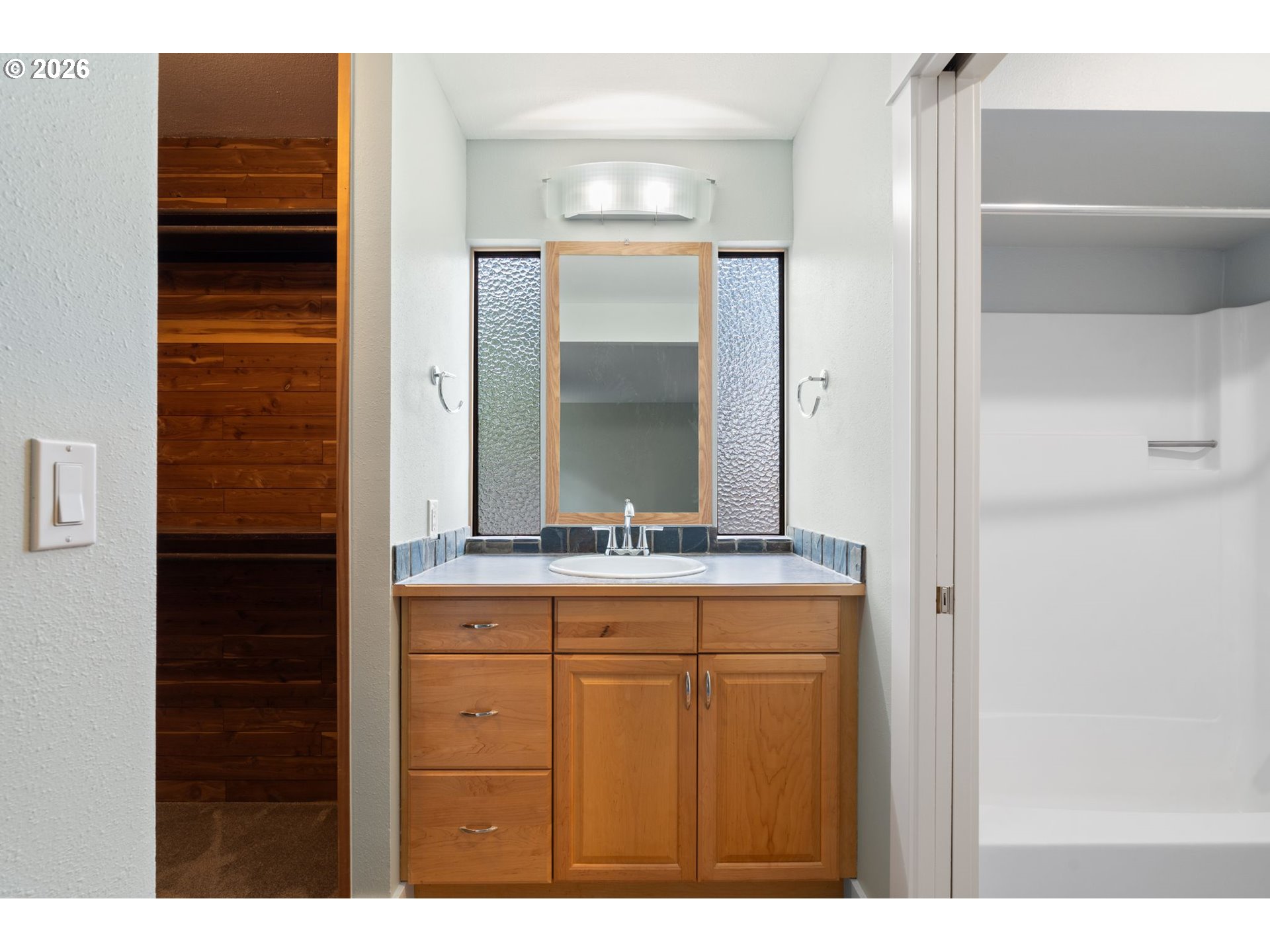 9836 Southwest Quail Post Road Portland, OR 97219 - Photo 12 of 28 Gallery Image 12