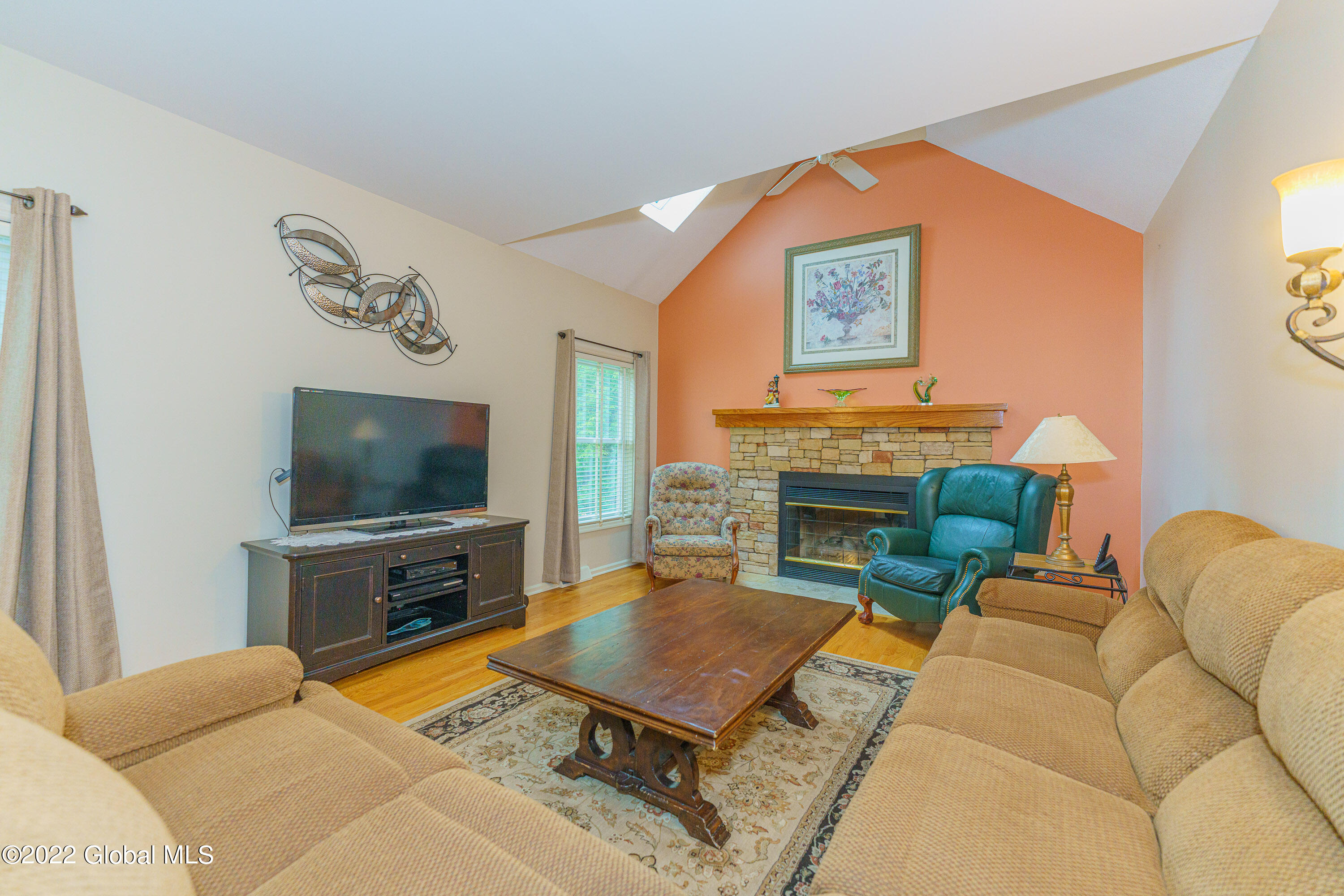 208 Shaker Ridge Drive Schenectady, NY 12309 - Photo 16 of 58 5 Familyroom 1