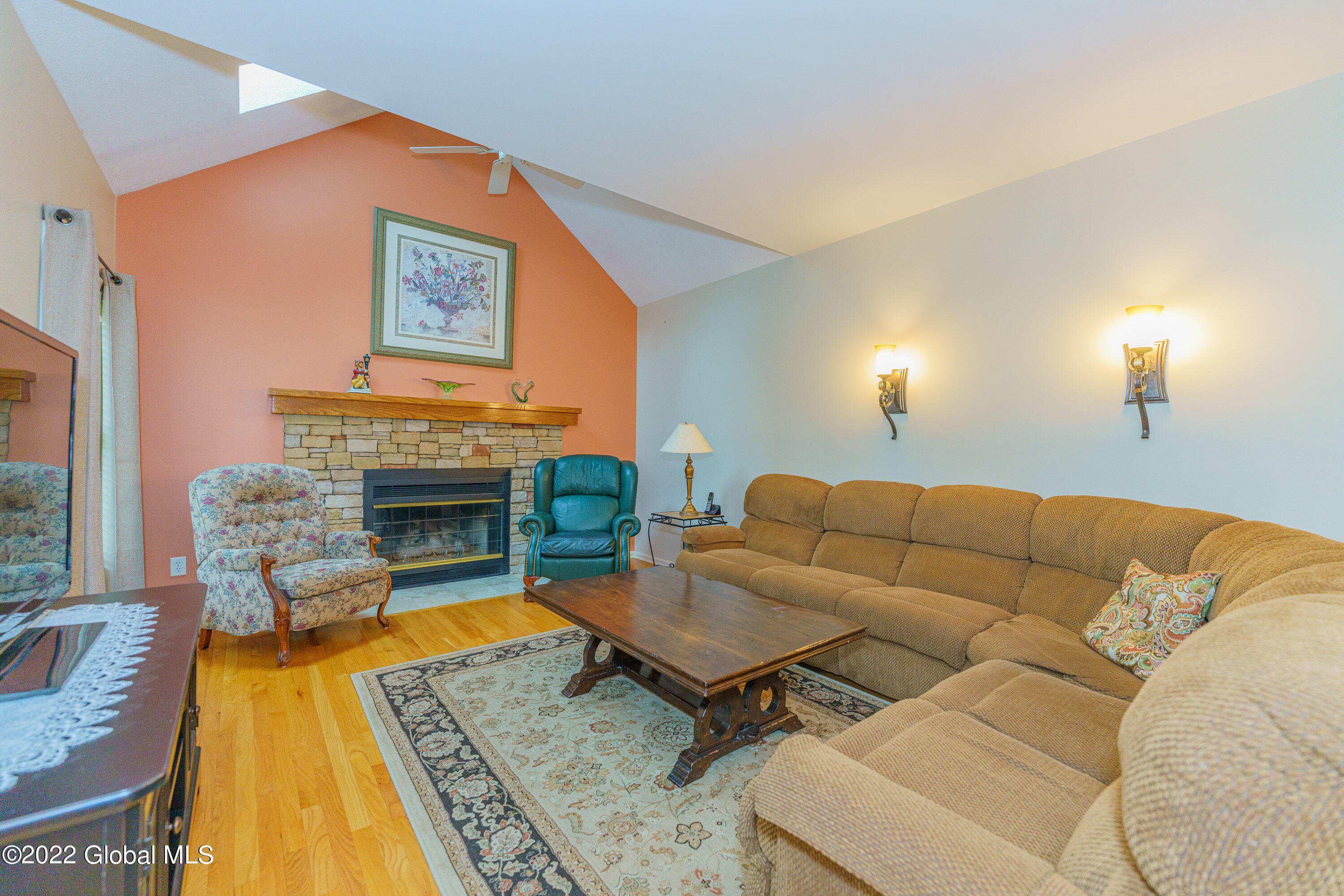 208 Shaker Ridge Drive Schenectady, NY 12309 - Photo 17 of 58 5 Familyroom 2
