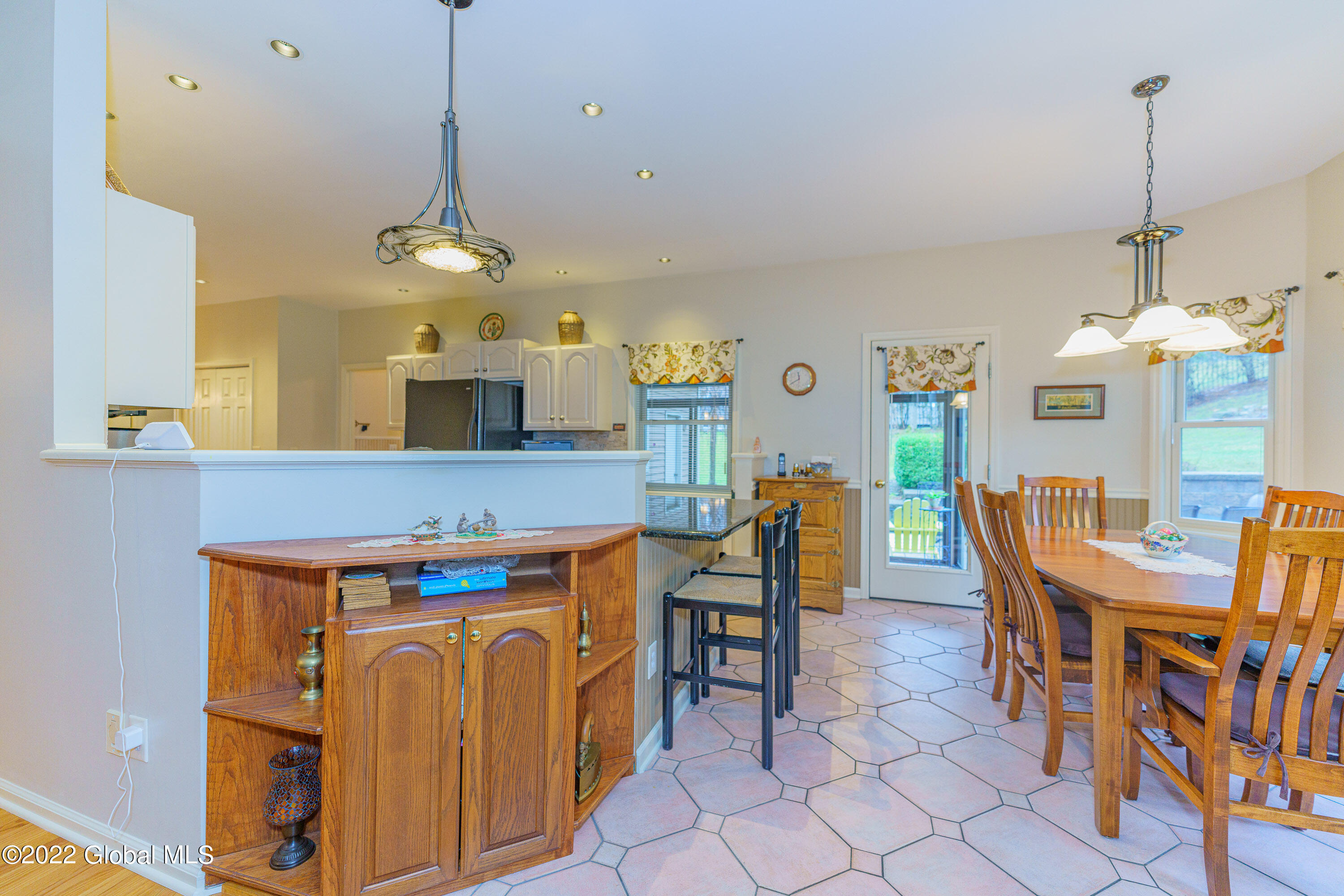 208 Shaker Ridge Drive Schenectady, NY 12309 - Photo 20 of 58 6 Kitchen 1