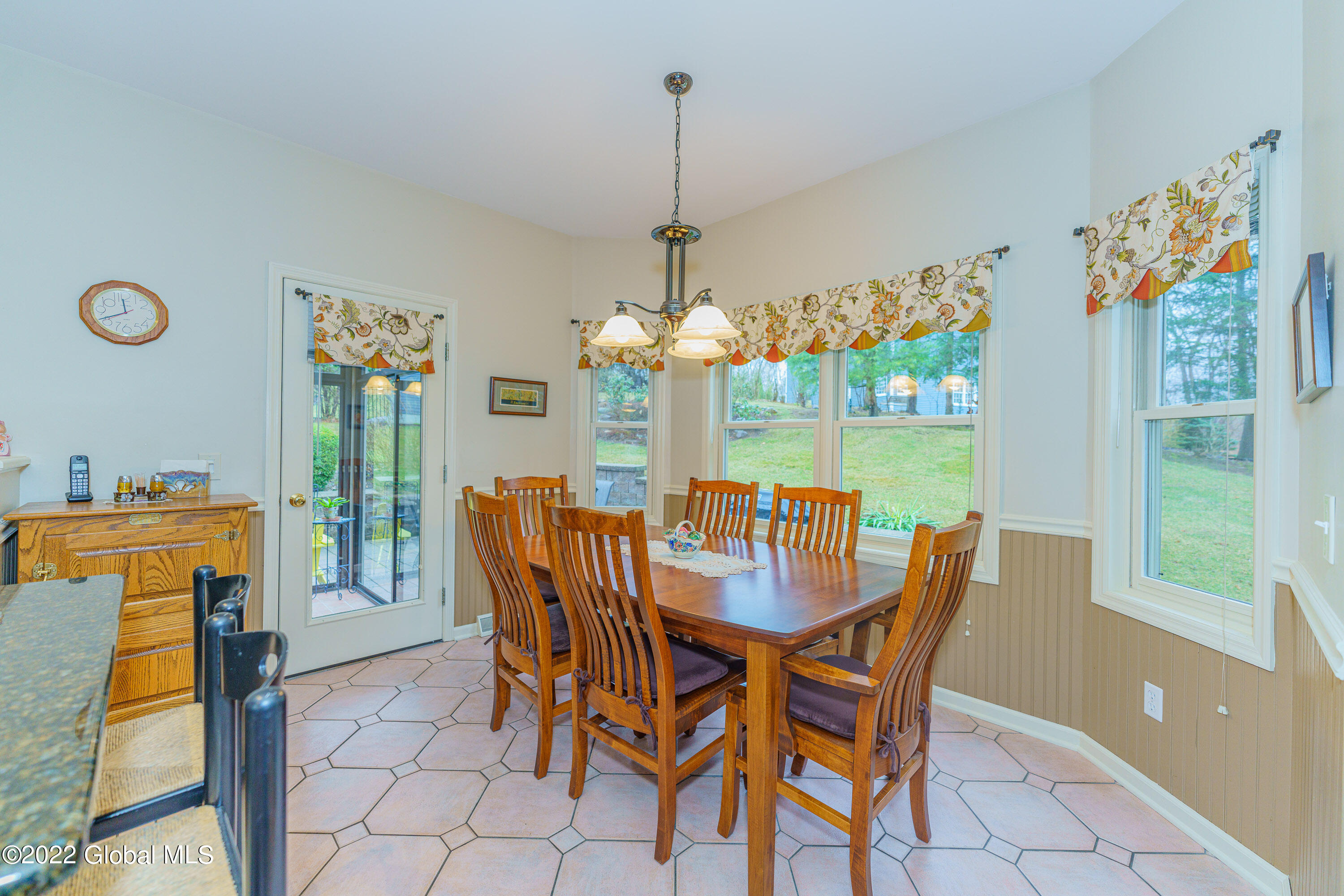 208 Shaker Ridge Drive Schenectady, NY 12309 - Photo 21 of 58 6 Kitchen 2