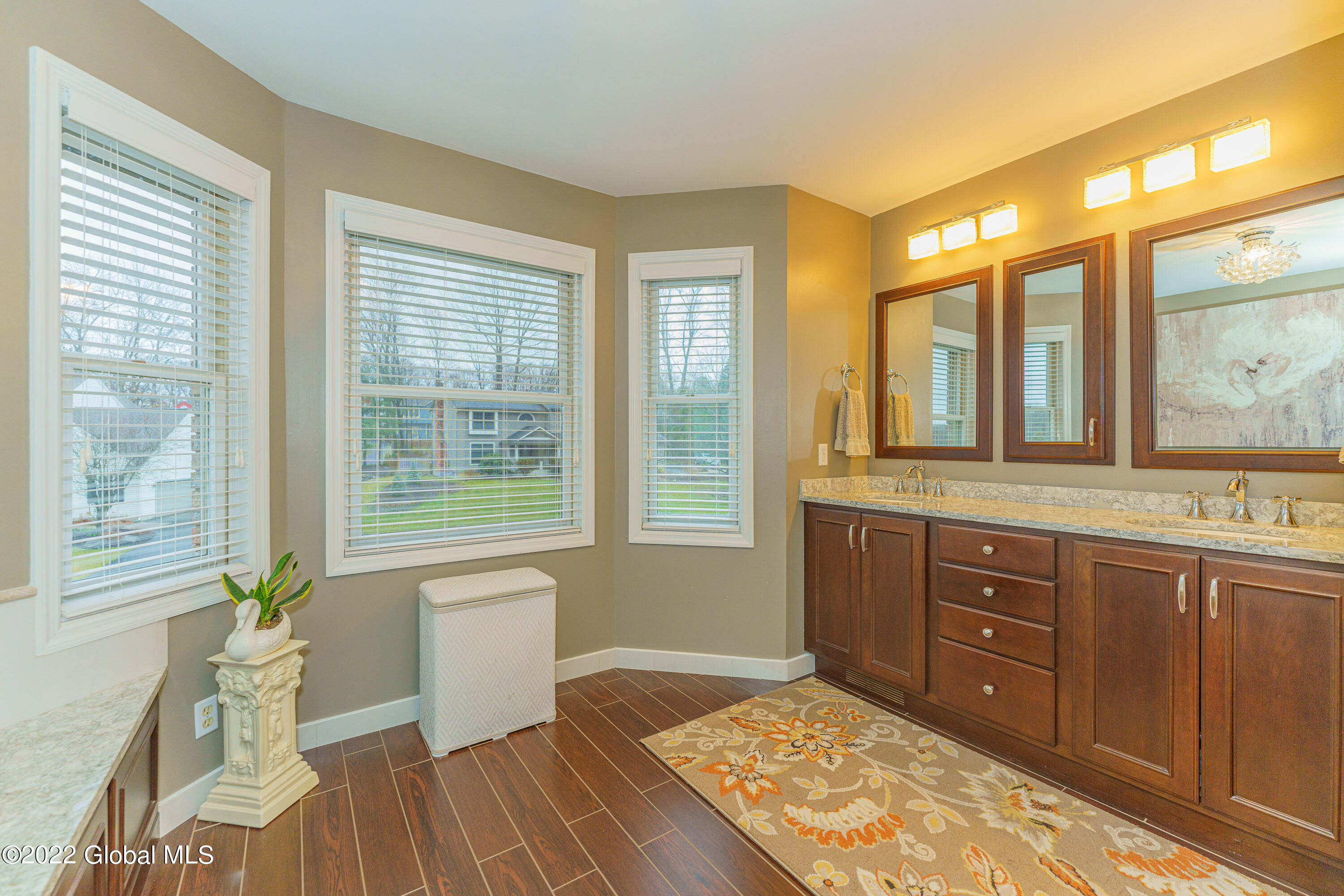 208 Shaker Ridge Drive Schenectady, NY 12309 - Photo 32 of 58 8 Master 5