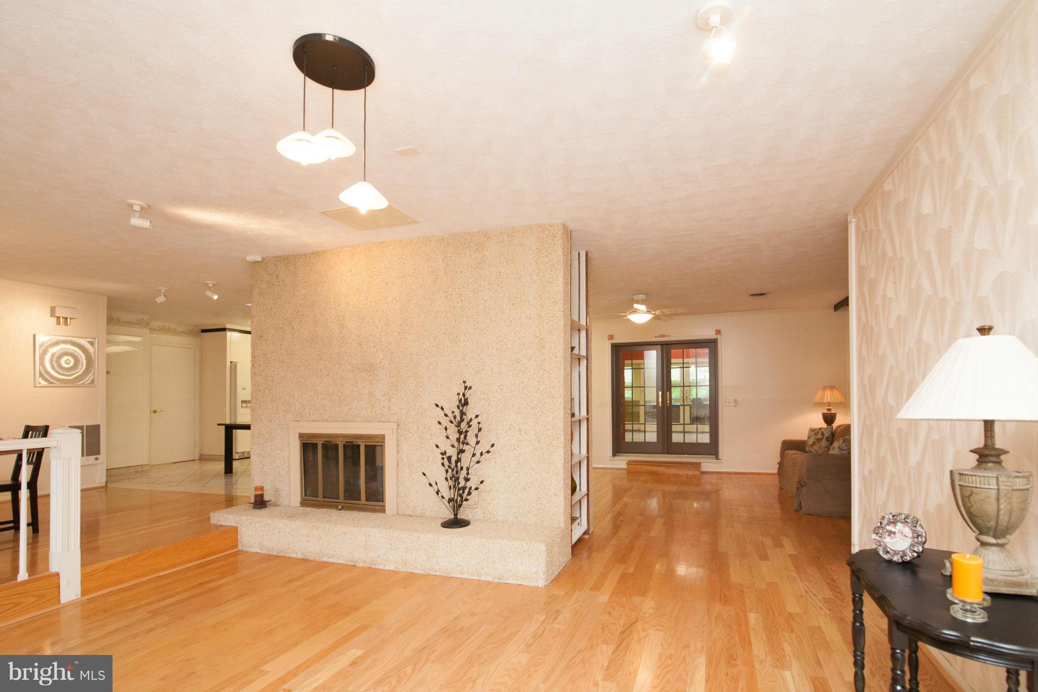 2617 Manchester Road Westminster, MD 21157 - Photo 3 of 30 Living Room - Gleaming Wood Floors