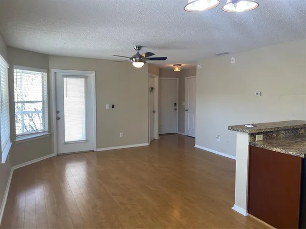$1,635 | 2592 Grassy Point Drive, Unit 200, Lake Mary, FL 32746
