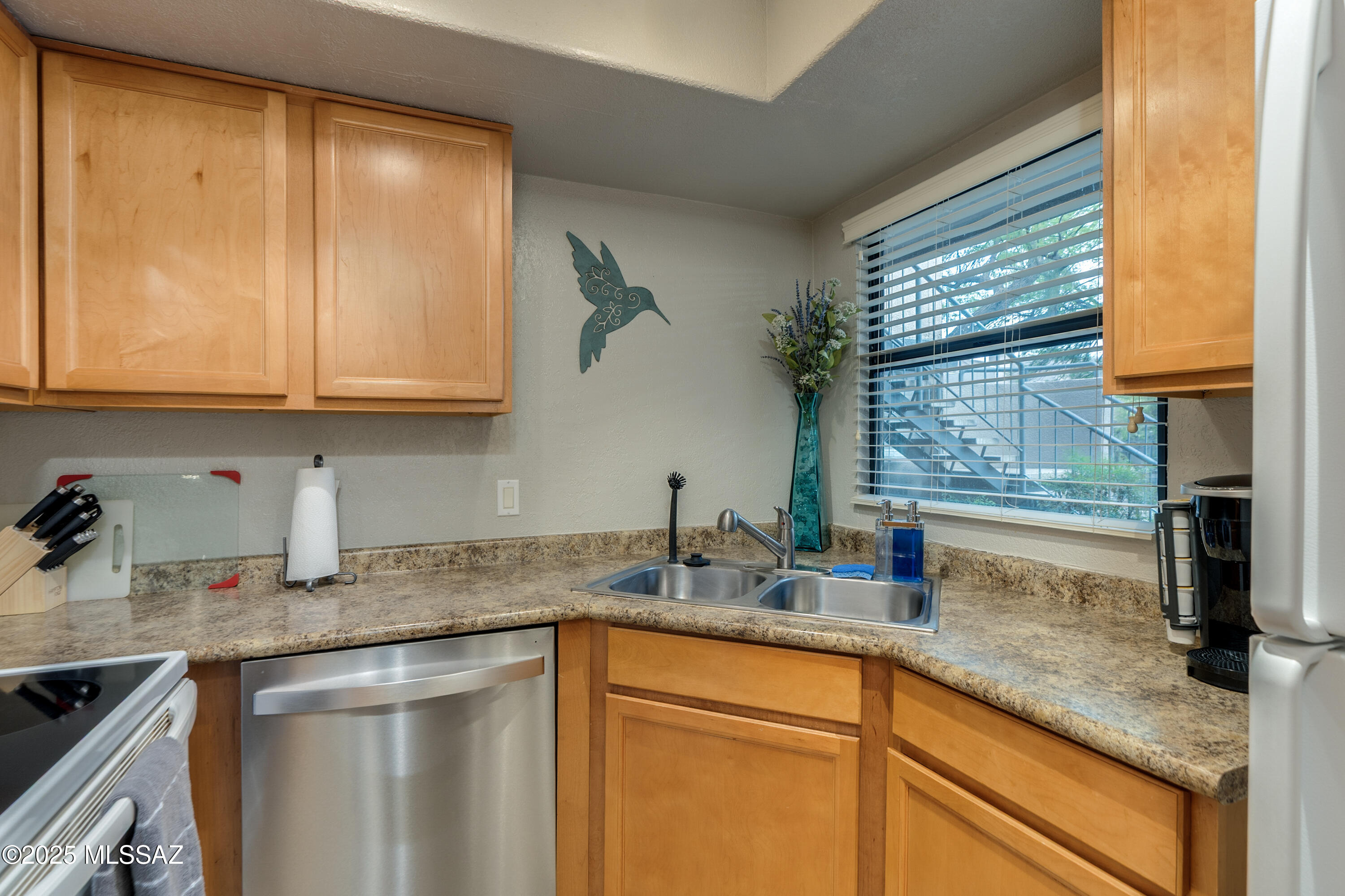 5855 North Kolb Road, Unit 1102 Tucson, AZ 85750 - Photo 10 of 26 Stainless steel dishwasher!