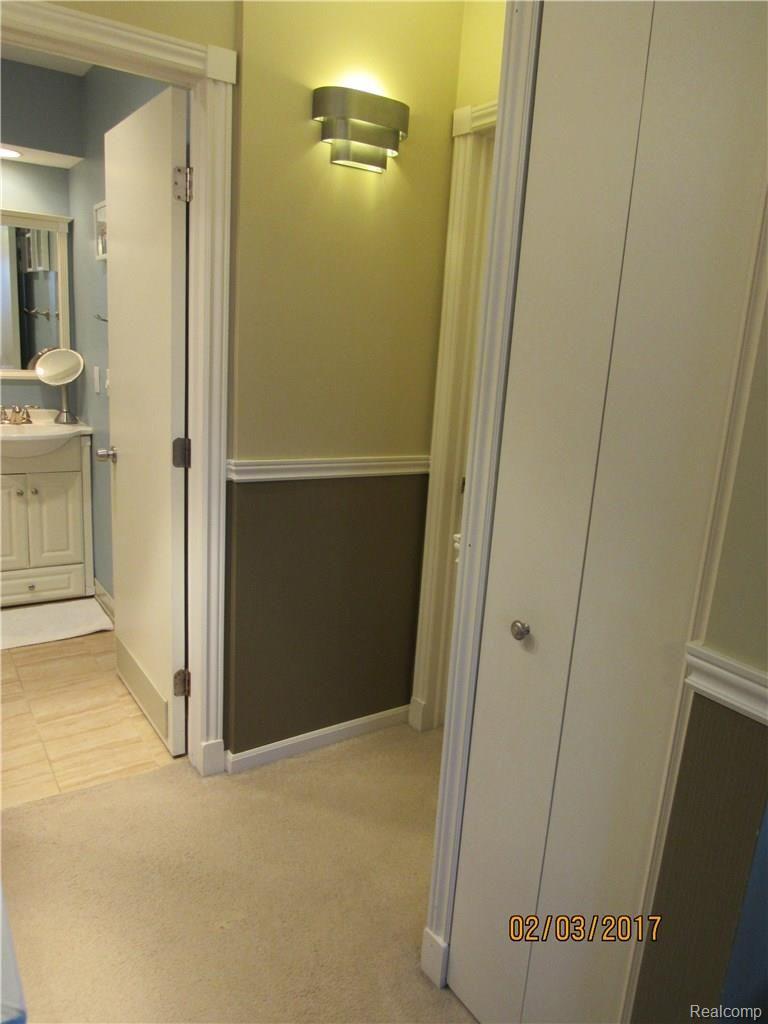 3585 Rush Lake Road Pinckney, MI 48169 - Photo 22 of 29 Hallway