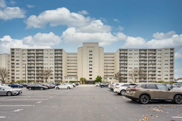 $419,000 | 200 Cove Way, Unit 304, Quincy, MA 02169