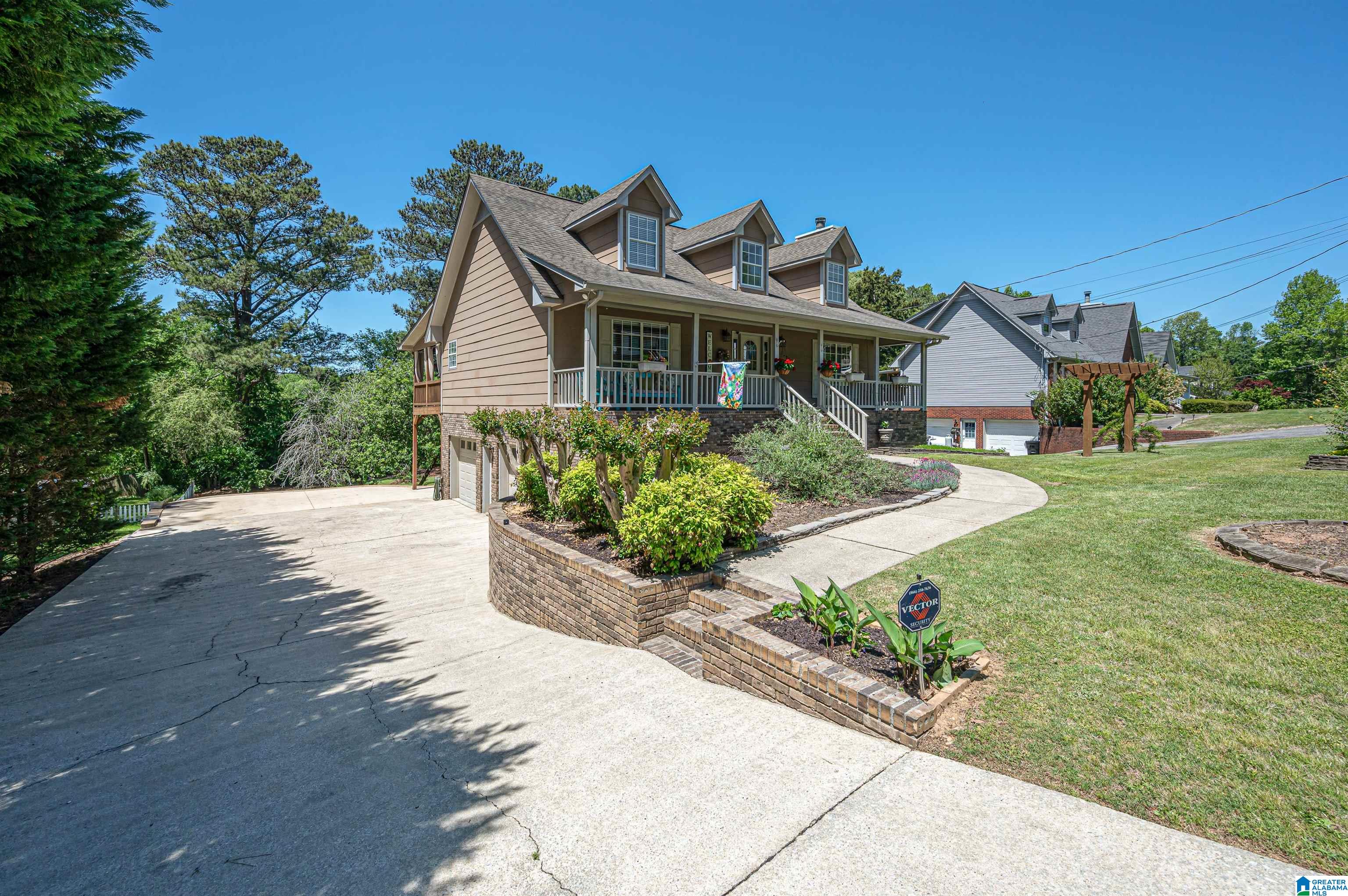 6011 Springview Drive Mount Olive, AL 35117 - Photo 2 of 54