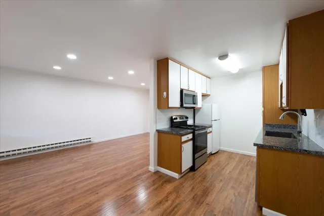 $2,500 | 2025 California Street, Unit 42, Mountain View, CA 94040