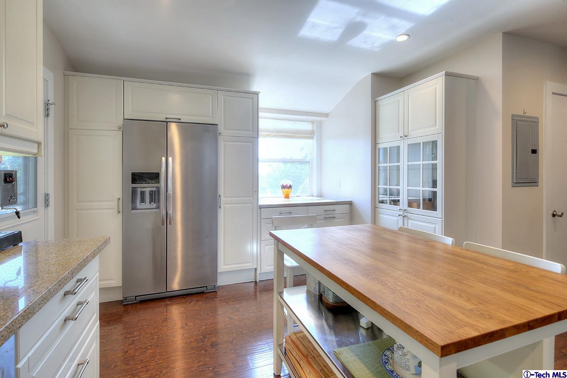 279 West Kenneth Road Glendale, CA 91202 - Photo 12 of 26 Gallery Image 12