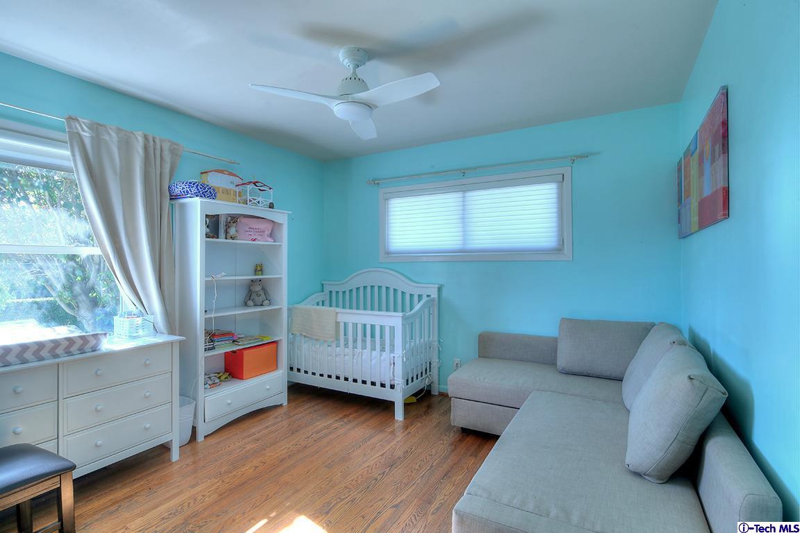 279 West Kenneth Road Glendale, CA 91202 - Photo 18 of 26 Gallery Image 18