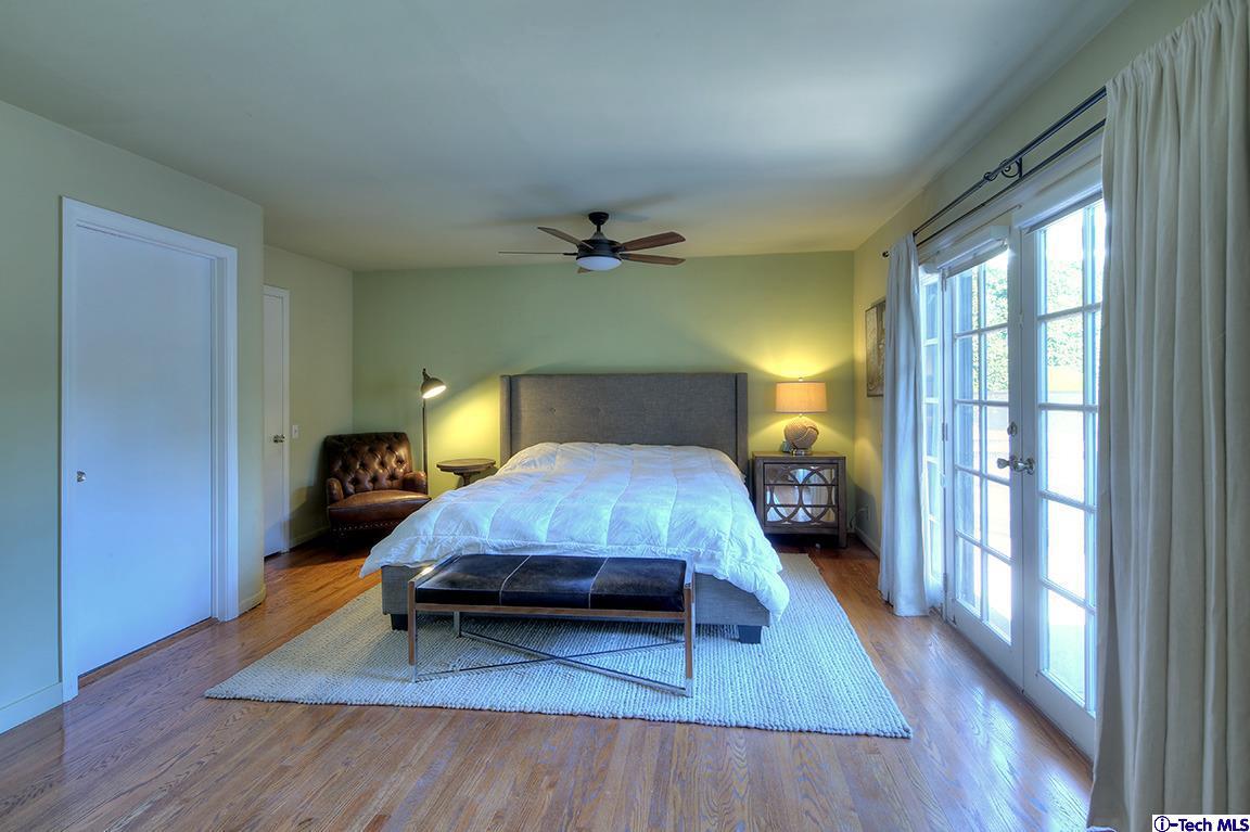 279 West Kenneth Road Glendale, CA 91202 - Photo 19 of 26 Gallery Image 19