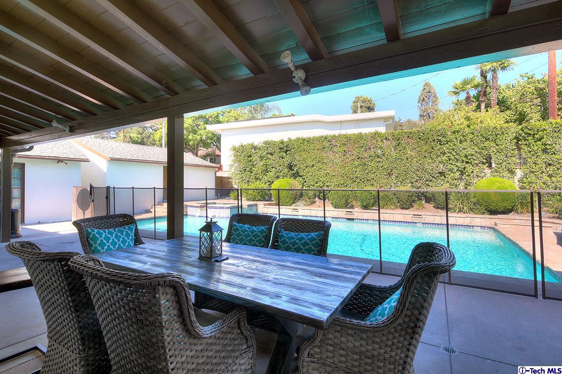 279 West Kenneth Road Glendale, CA 91202 - Photo 21 of 26 Gallery Image 21
