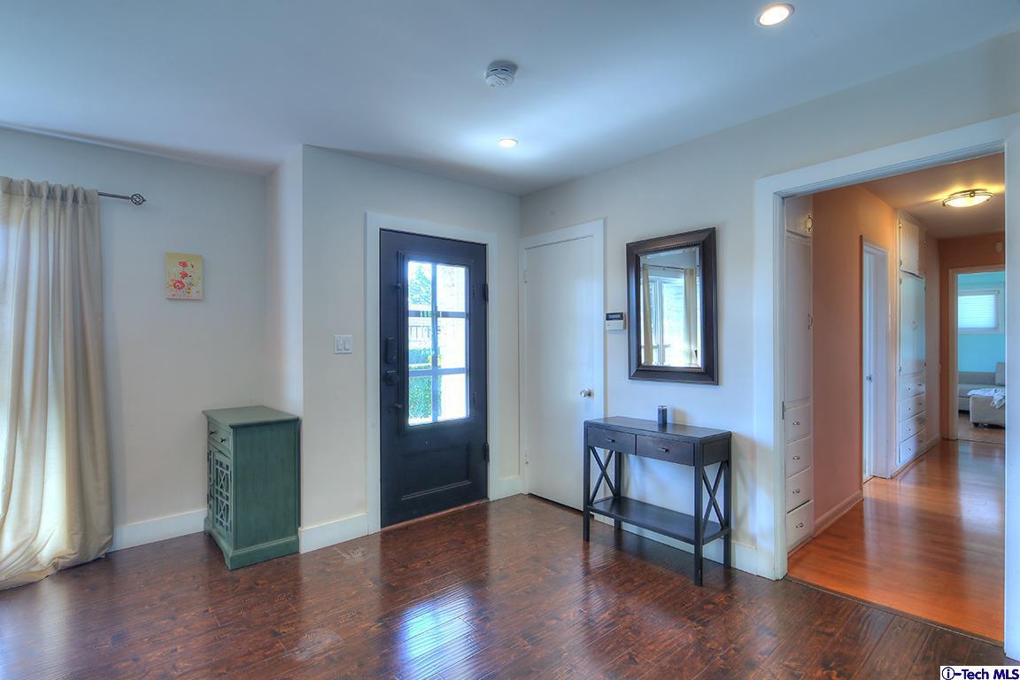 279 West Kenneth Road Glendale, CA 91202 - Photo 8 of 26 Gallery Image 8
