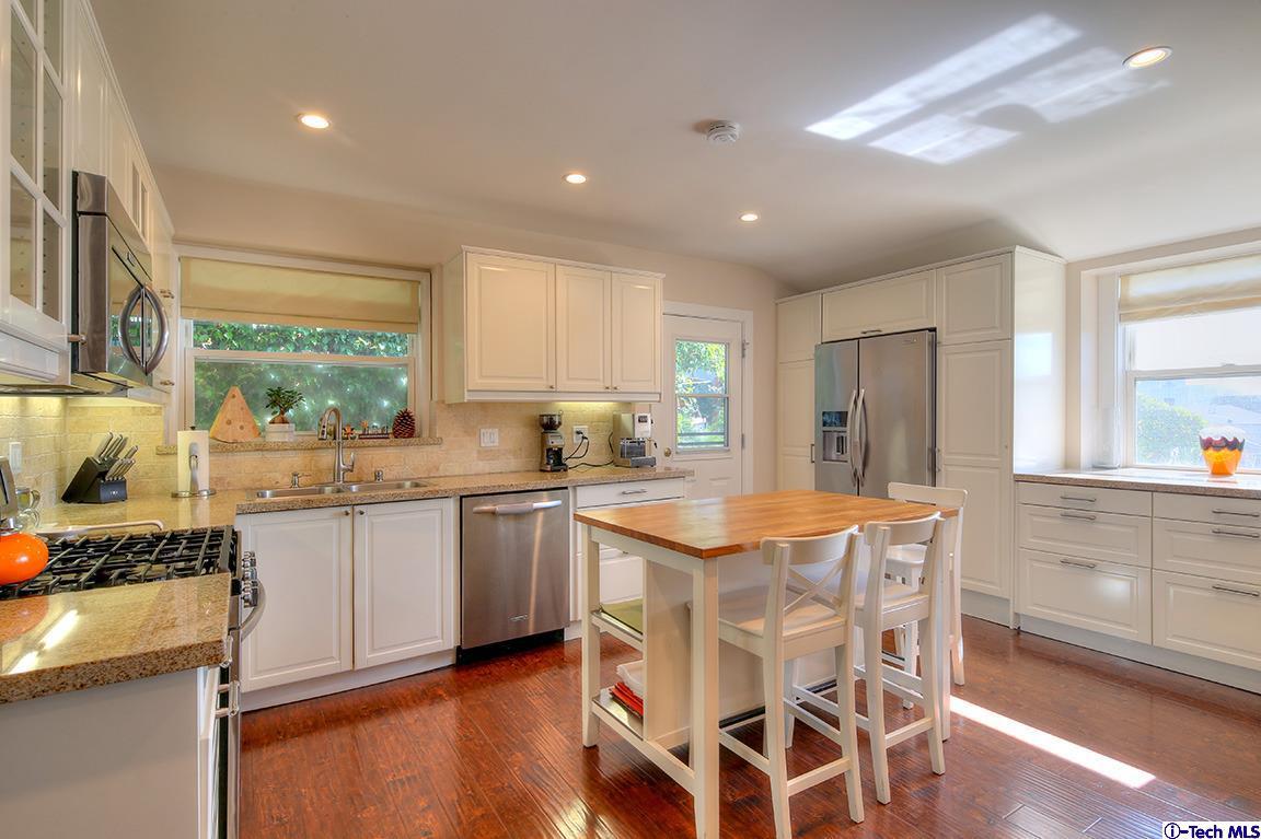 279 West Kenneth Road Glendale, CA 91202 - Photo 10 of 26 Gallery Image 10