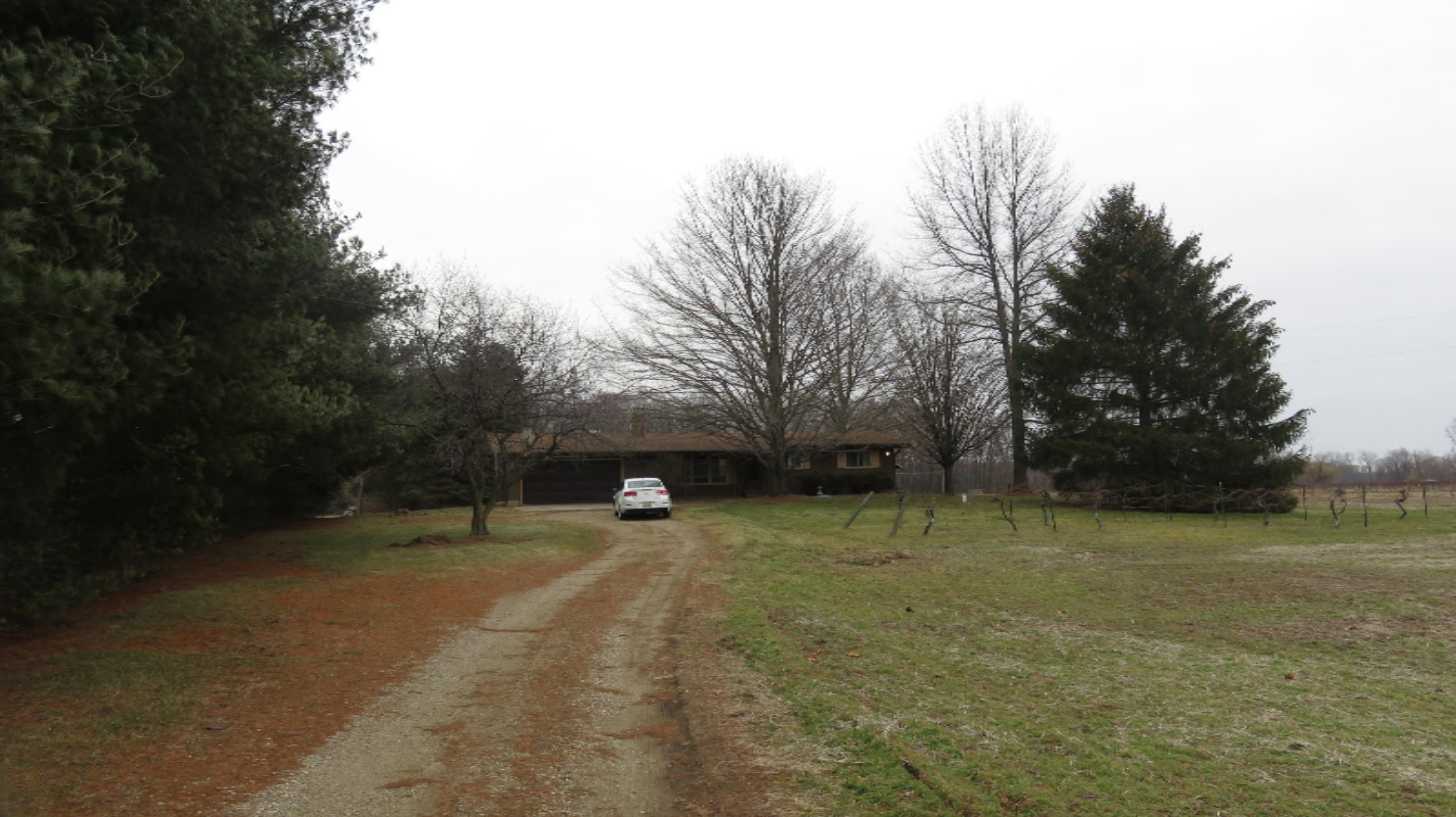 14229 Pardee Road Buchanan, MI 49107 - Photo 5 of 22 IMG_1995