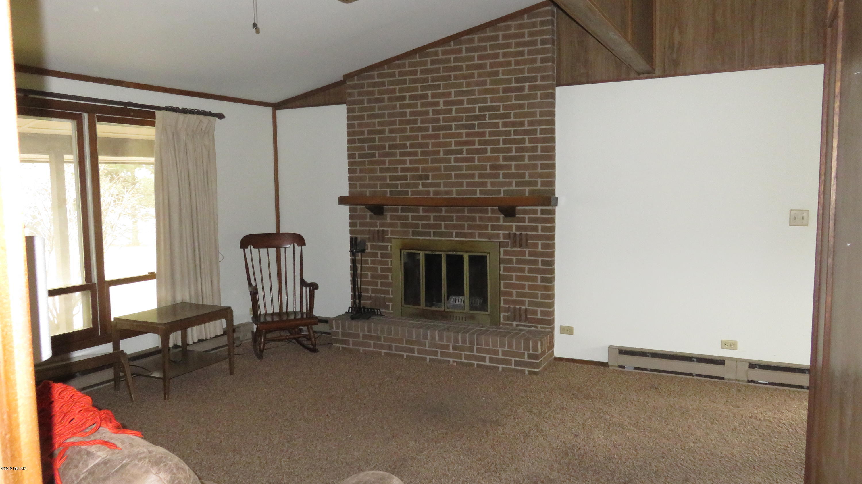 14229 Pardee Road Buchanan, MI 49107 - Photo 8 of 22 IMG_1983