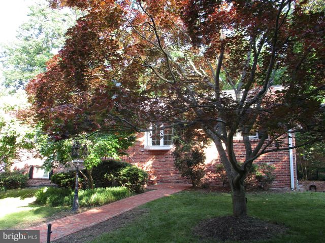 $850,000 | 6161 Foxcroft Road, Alexandria, VA 22307