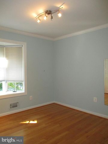 $850,000 | 6161 Foxcroft Road, Alexandria, VA 22307