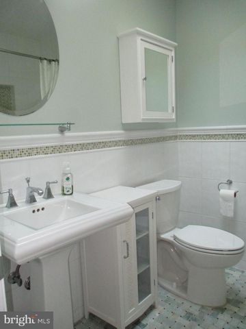 $850,000 | 6161 Foxcroft Road, Alexandria, VA 22307