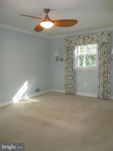 $850,000 | 6161 Foxcroft Road, Alexandria, VA 22307