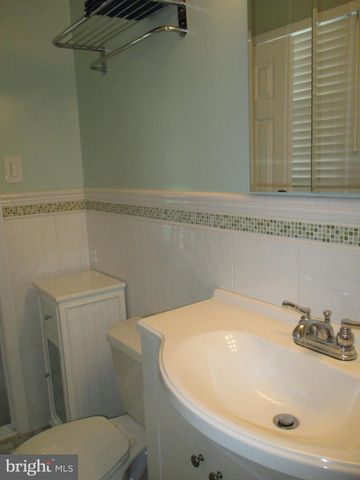 $850,000 | 6161 Foxcroft Road, Alexandria, VA 22307