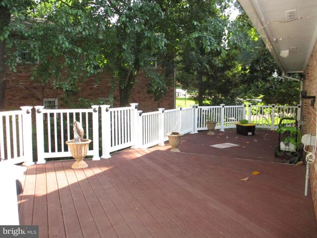 $850,000 | 6161 Foxcroft Road, Alexandria, VA 22307