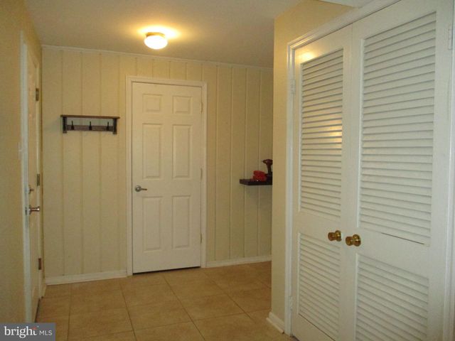 $850,000 | 6161 Foxcroft Road, Alexandria, VA 22307